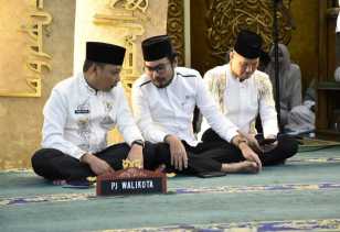 Wakil Ketua DPRD Kota Pekanbaru Hadiri Tabligh Akbar Tahun Baru Islam 1445 Hijriyah
