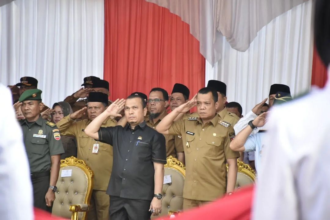 Ketua DPRD Muhammad Sabarudi Hadiri Acara Pengibaran Bendera Raksasa di Menara RRI Pekanbaru