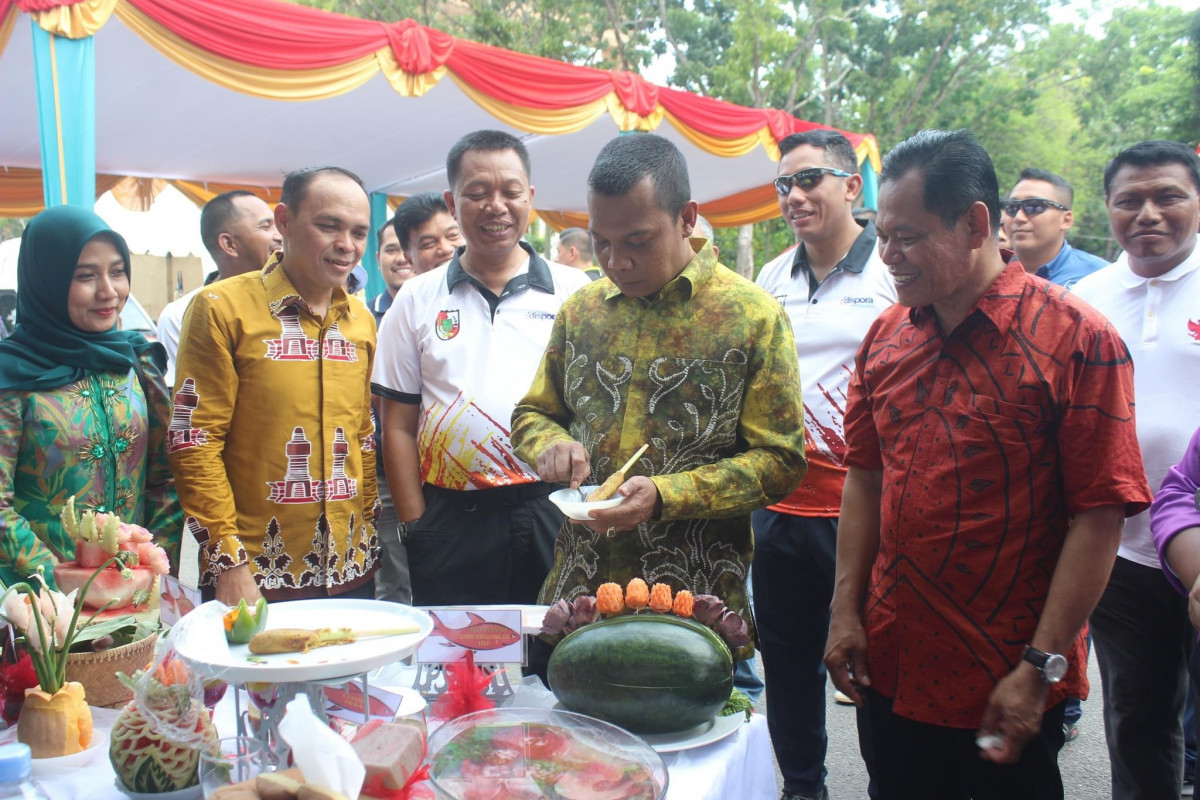 Pj Wali Kota Pekanbaru Ajak Masyarakat Banyak Konsumsi Ikan