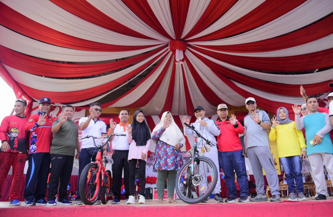 HUT ke-104, Damkar Bengkalis Gelar Jalan Santai dan Simulasi Pemadaman Kebakaran