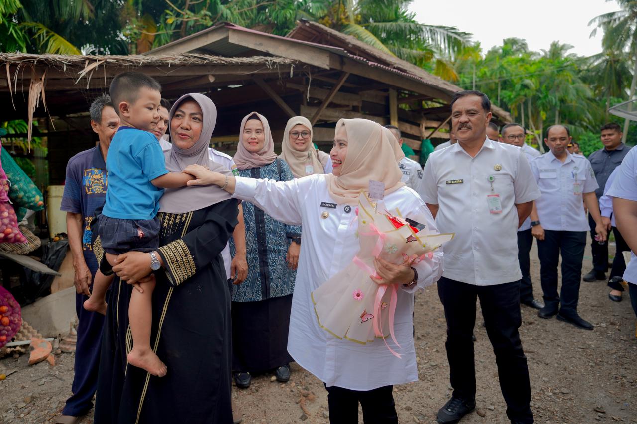 Perkuat Pendidikan Ramah Anak dan Pemberdayaan Perempuan, Bupati Kasmarni Kunjungi Desa Bantan Timur