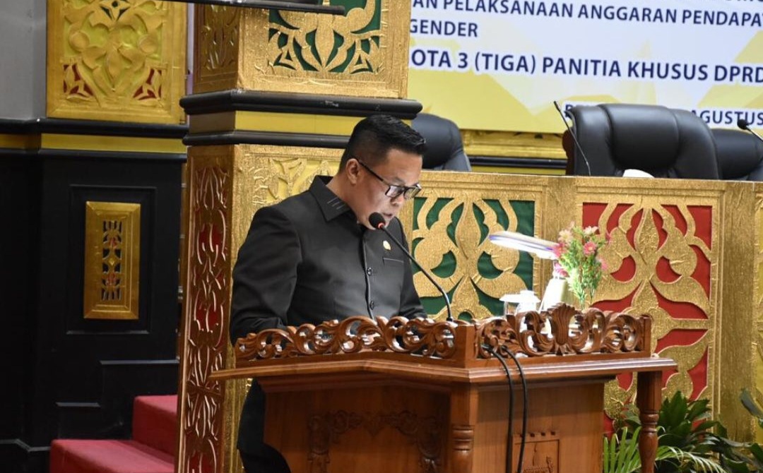 Rapat Paripurna DPRD Pekanbaru Terkait Penyelenggaraan Angkutan Massal di Pekanbaru