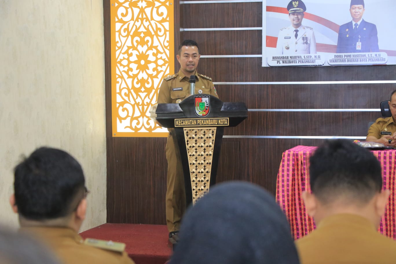 Pj Walikota Kunker ke Kantor Camat Pekanbaru Kota, Bahas Pilkada Hingga Permasalahan Banjir