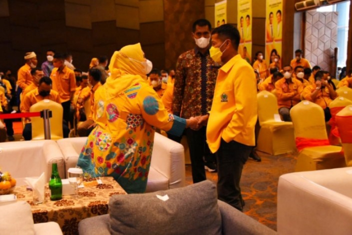 Bupati Kasmarni Hadiri Pelantikan DPD dan DPC Ormas MKGR Se-Provinsi Riau