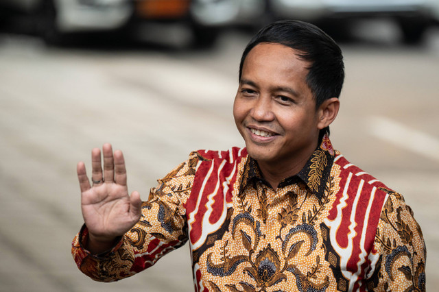 Tertibkan Baliho dan Jadikan Jalur Hijau di Jalan Protokol Pekanbaru, Menteri Kehutanan Apresiasi Wali Kota Agung Nugroho