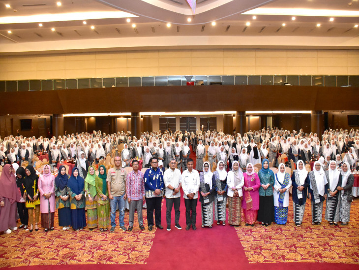 Buka Seminar Ilmiah Hut IBI Ke-73 Tingkat Kab. Kampar, Pj. Sekda Kampar : Bidan Garda Terdepan Bagi Kesehatan Ibu Dan Anak