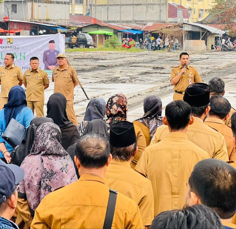 Pembangunan Dimulai, Disperindag Pekanbaru Apel Pagi di Pasar Cik Puan