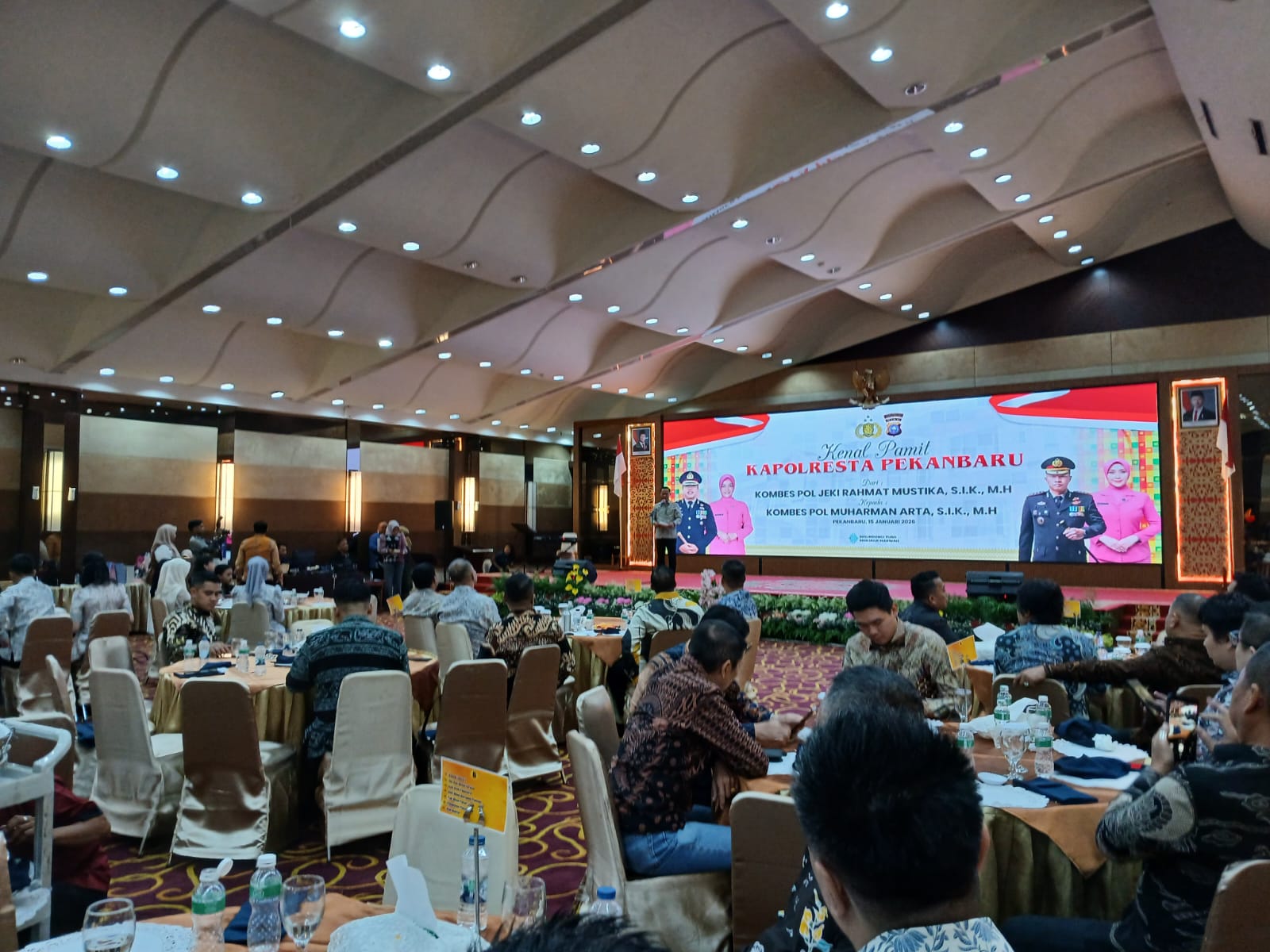 Wali Kota Pekanbaru Apresiasi Dedikasi Kombes Jeki Rahmat Mustika, Sambut Kapolresta Baru Kombes Muharman Arta