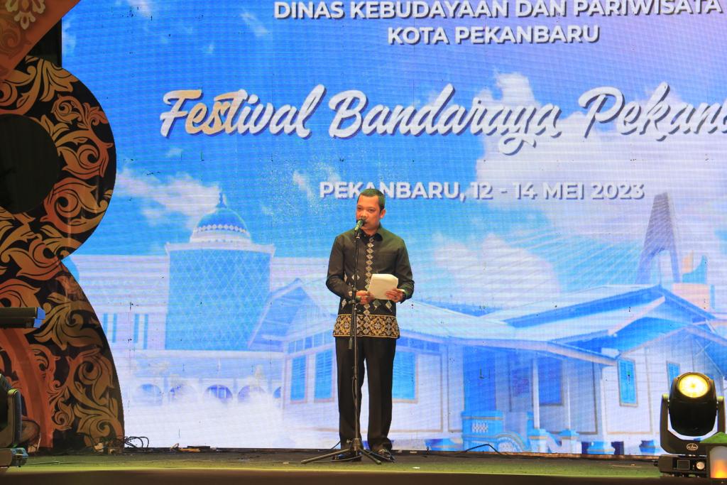 Ikut Berperan Majukan Sektor Pariwisata, Pj Wali Kota Apresiasi Insan Pariwisata di Pekanbaru