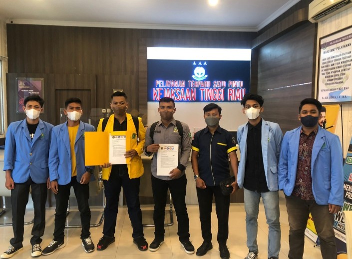 Diduga Lakukan Korupsi, AMPR Laporkan Bapenda Pekanbaru ke Kejati Riau