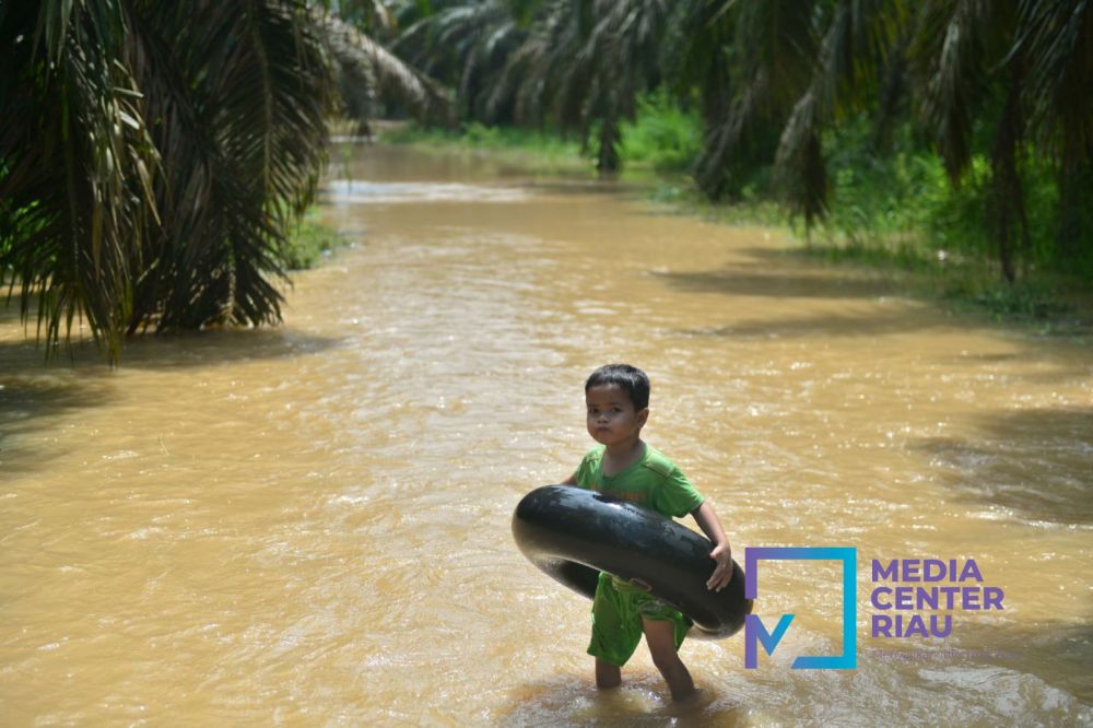 BPBD Riau Kirim Logistik Makanan ke Empat Daerah Terdampak Banjir