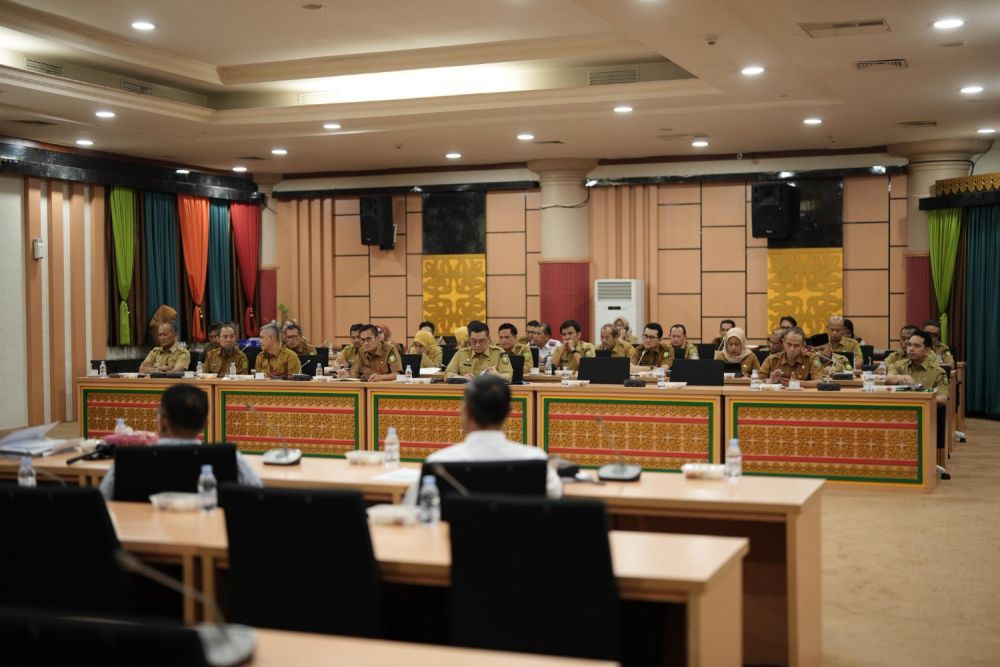 Finalisasi LKPJ 2025: Sekdaprov Riau dan Pansus DPRD Bedah Capaian Kinerja OPD