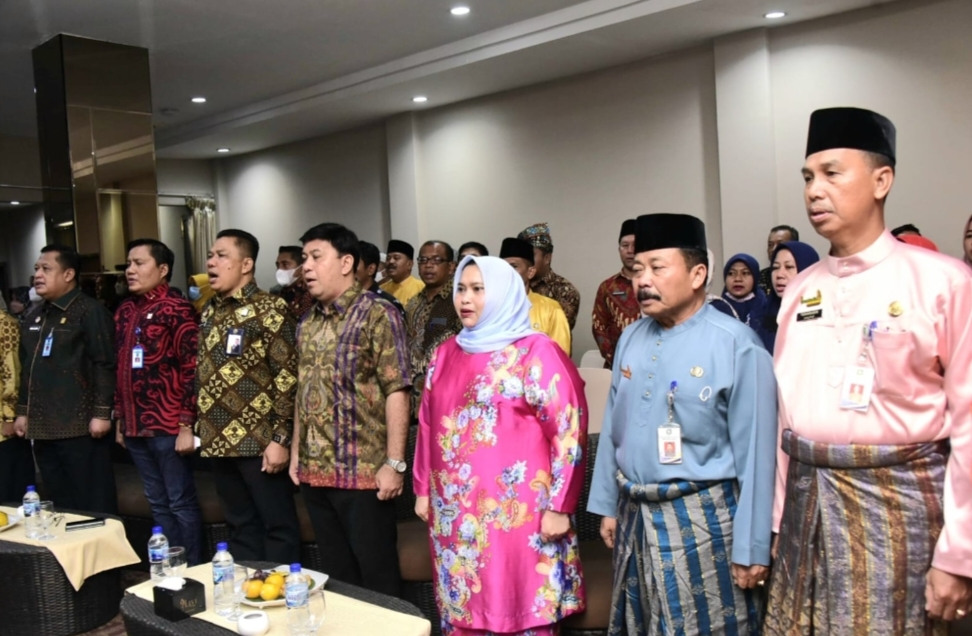 Bupati Bengkalis Terima Sertifikat Pencatatan Ciptaan Booklet Bengkalis Bermasa