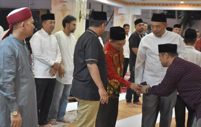 Ketua DPRD Kota Pekanbaru Hadiri Yasinan dan Doa Bersama di Rumah Dinas Wali Kota