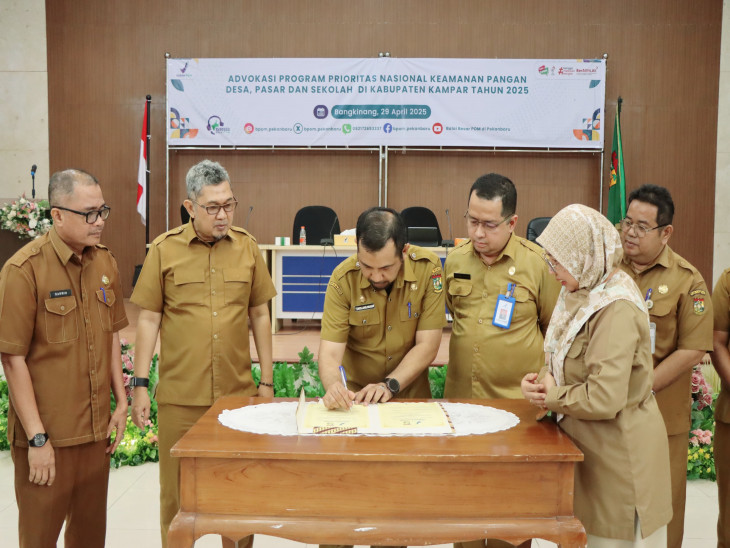 Pemda Kampar dan Lintas Sektor Tanda Tangan Komitmen Program Prioritas Nasional Keamanan Pangan