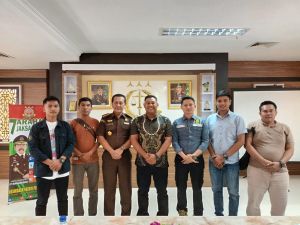 Audiensi PWI Pokja Pekanbaru dengan Plt Kajari, Martinus Hasibuan: 