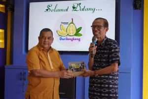 Pemkab Magetan Belajar Budidaya Durian di Taman Gembira Durilengkeng Pekanbaru