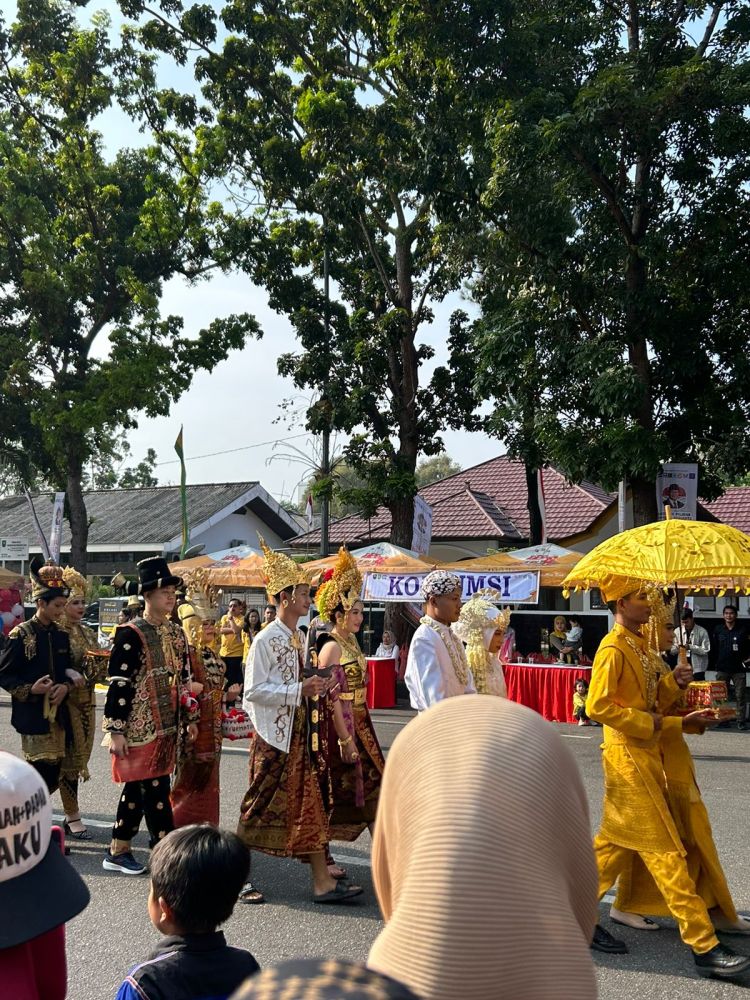 Parade Budaya Bhinneka Tunggal Ika Jaga Toleransi Antar Suku di Riau