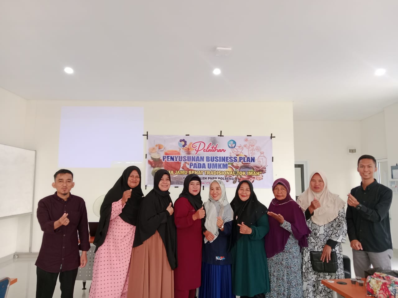 Dosen Polbeng Gelar Pengabdian Masyarakat Pada UMKM Jamu Sehat Tradisional Tok Imah