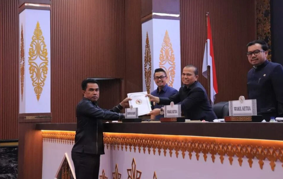 DPRD Kota Pekanbaru Paripurna Laporan Banggar Terhadap Ranperda APBD-P 2024 dan APBD 2025